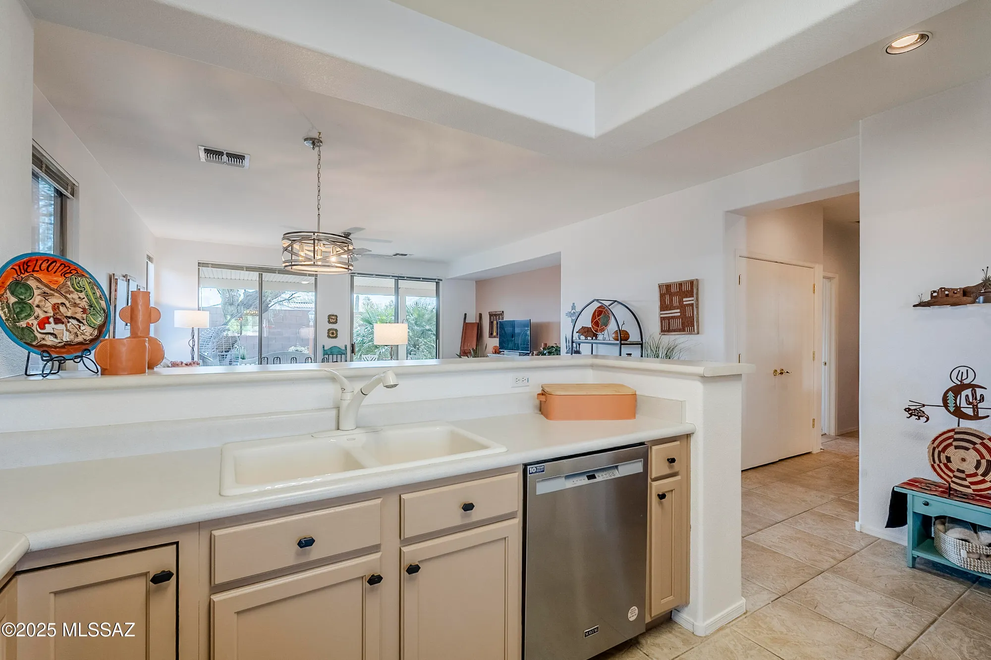 Property Slideshow image 8 of 32 | 9326 n desert mist ln, Tucson, AZ, 85743