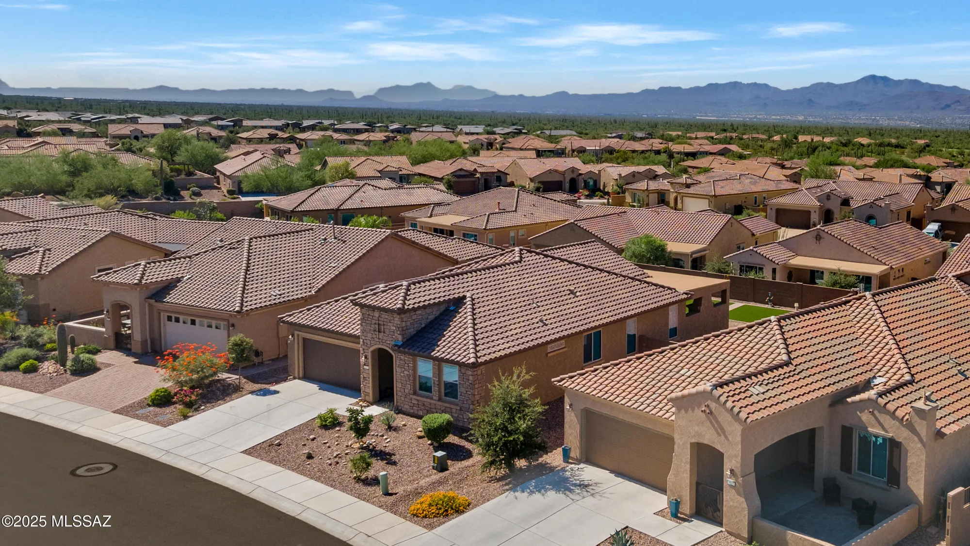 Property Slideshow image 1 of 35 | 6809 w cape royal pl, Marana, AZ, 85658