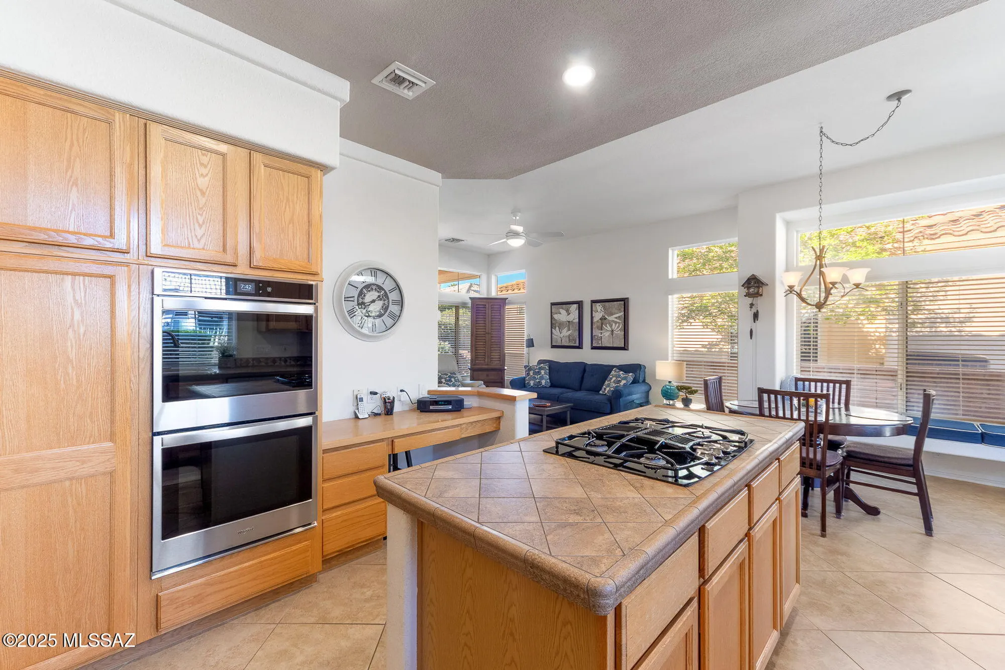 Property Slideshow image 4 of 49 | 14617 n desert rock dr, Oro Valley, AZ, 85755