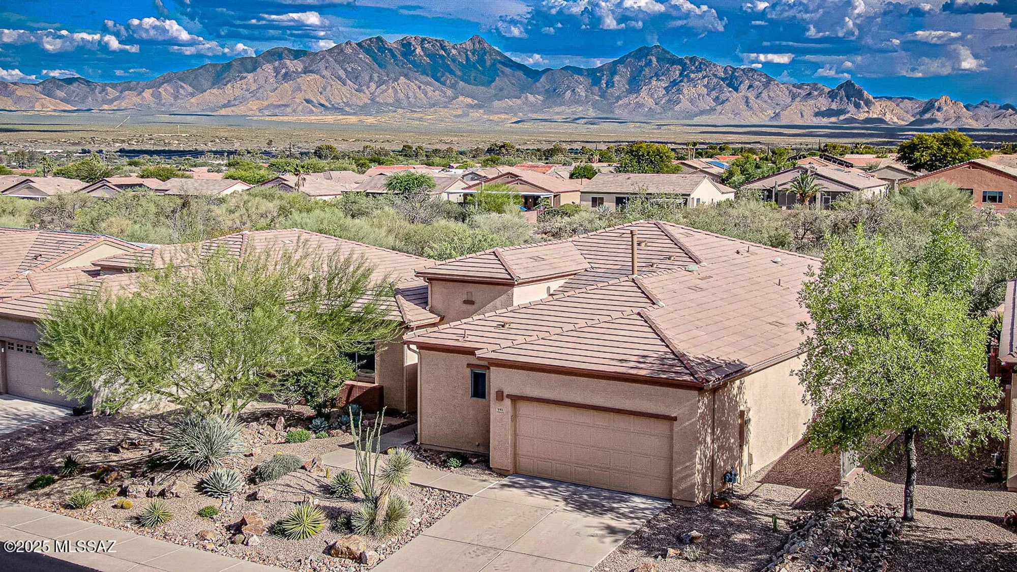 Property Slideshow image 1 of 50 | 991 w calle artistica, Green Valley, AZ, 85614