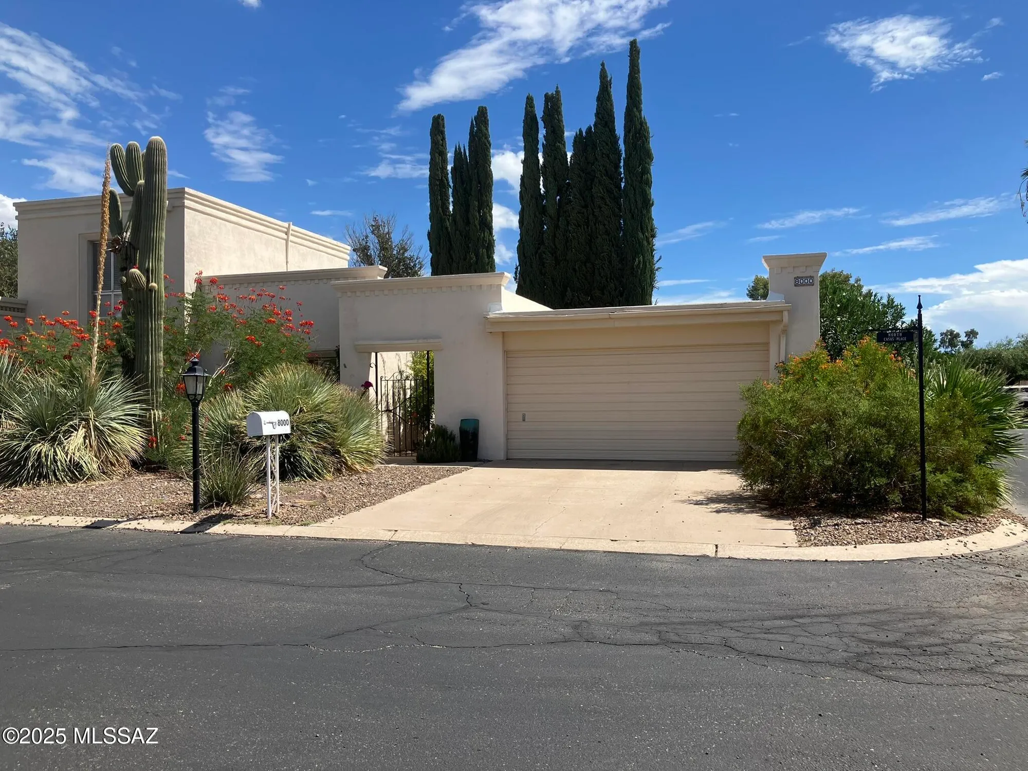 Property Slideshow image 2 of 50 | 8000 n casas pl, Tucson, AZ, 85742
