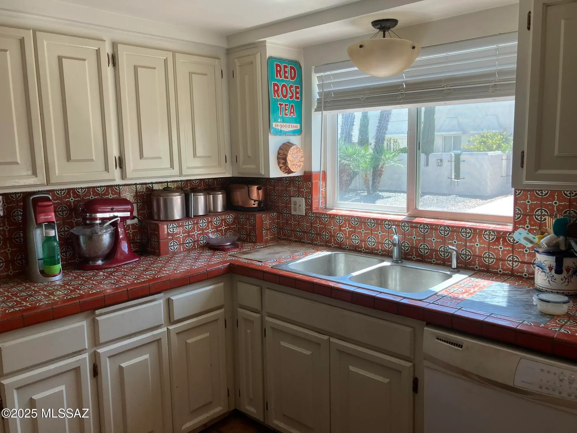 Property Slideshow image 17 of 50 | 8000 n casas pl, Tucson, AZ, 85742