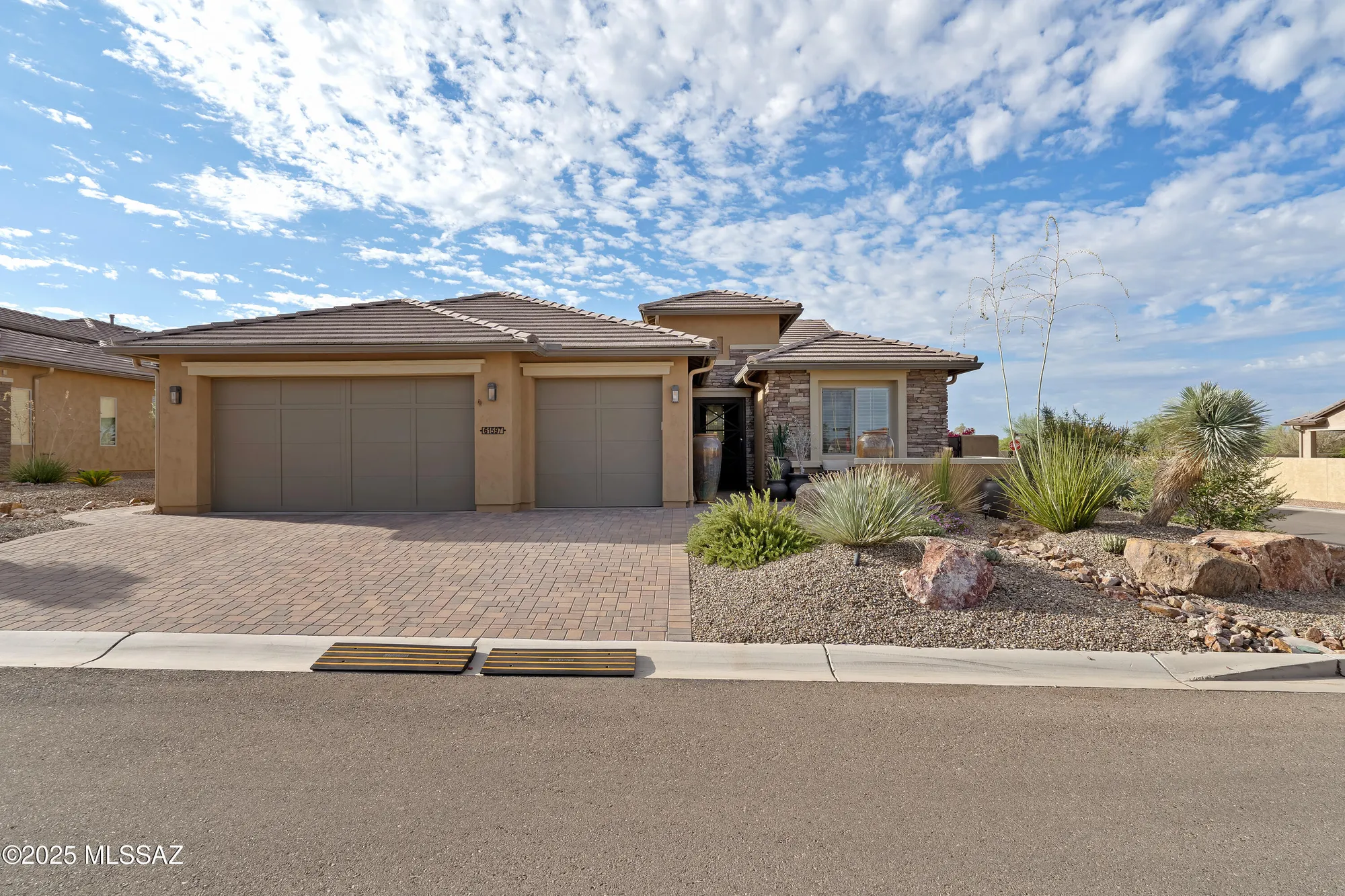 Property Slideshow image 1 of 50 | 61597 e marble dr, Oracle, AZ, 85623