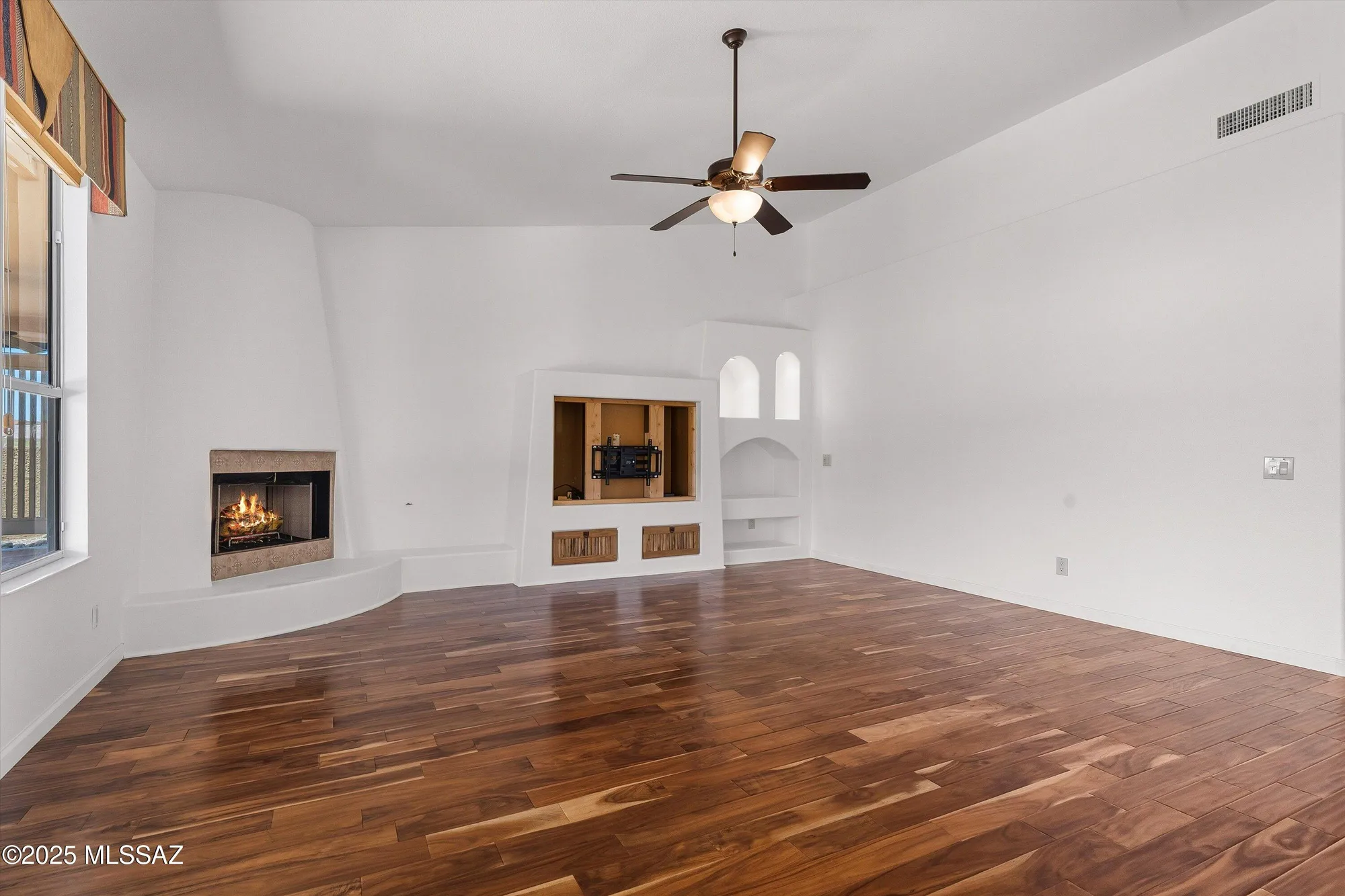 Property Slideshow image 4 of 50 | 65639 e stoney ridge dr, Tucson, AZ, 85739