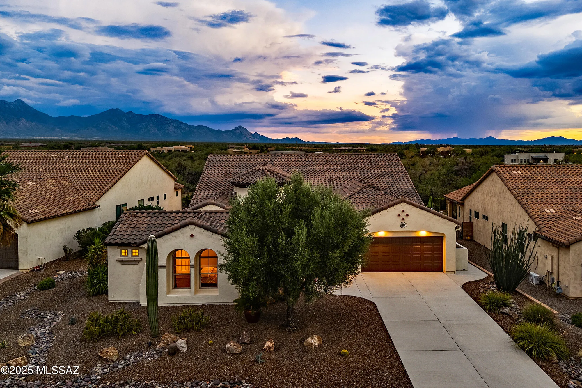 Property Slideshow image 2 of 50 | 2198 e madera plateau dr, Green Valley, AZ, 85614
