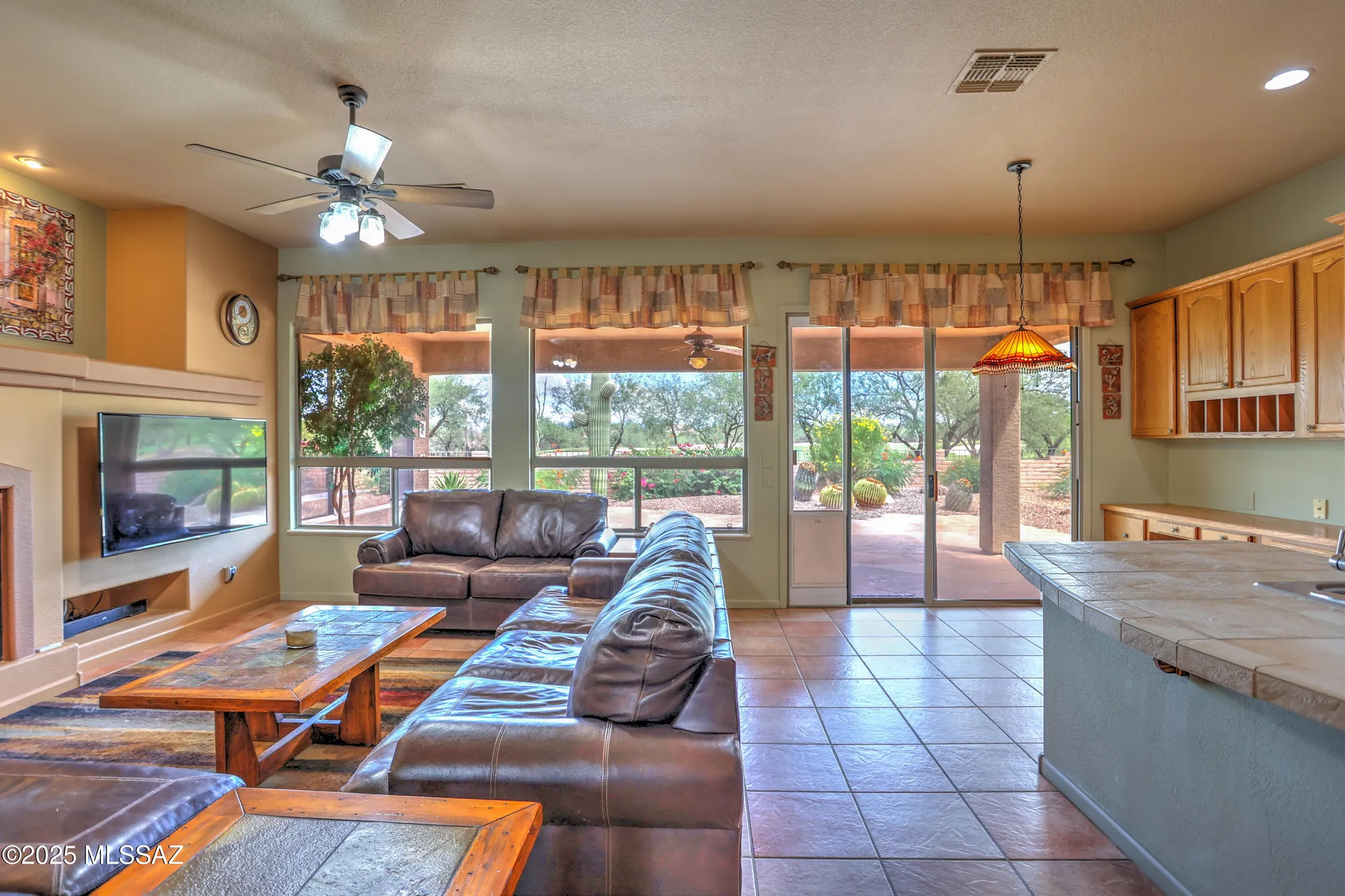 Property Slideshow image 8 of 41 | 2303 e desert pueblo pass, Green Valley, AZ, 85614