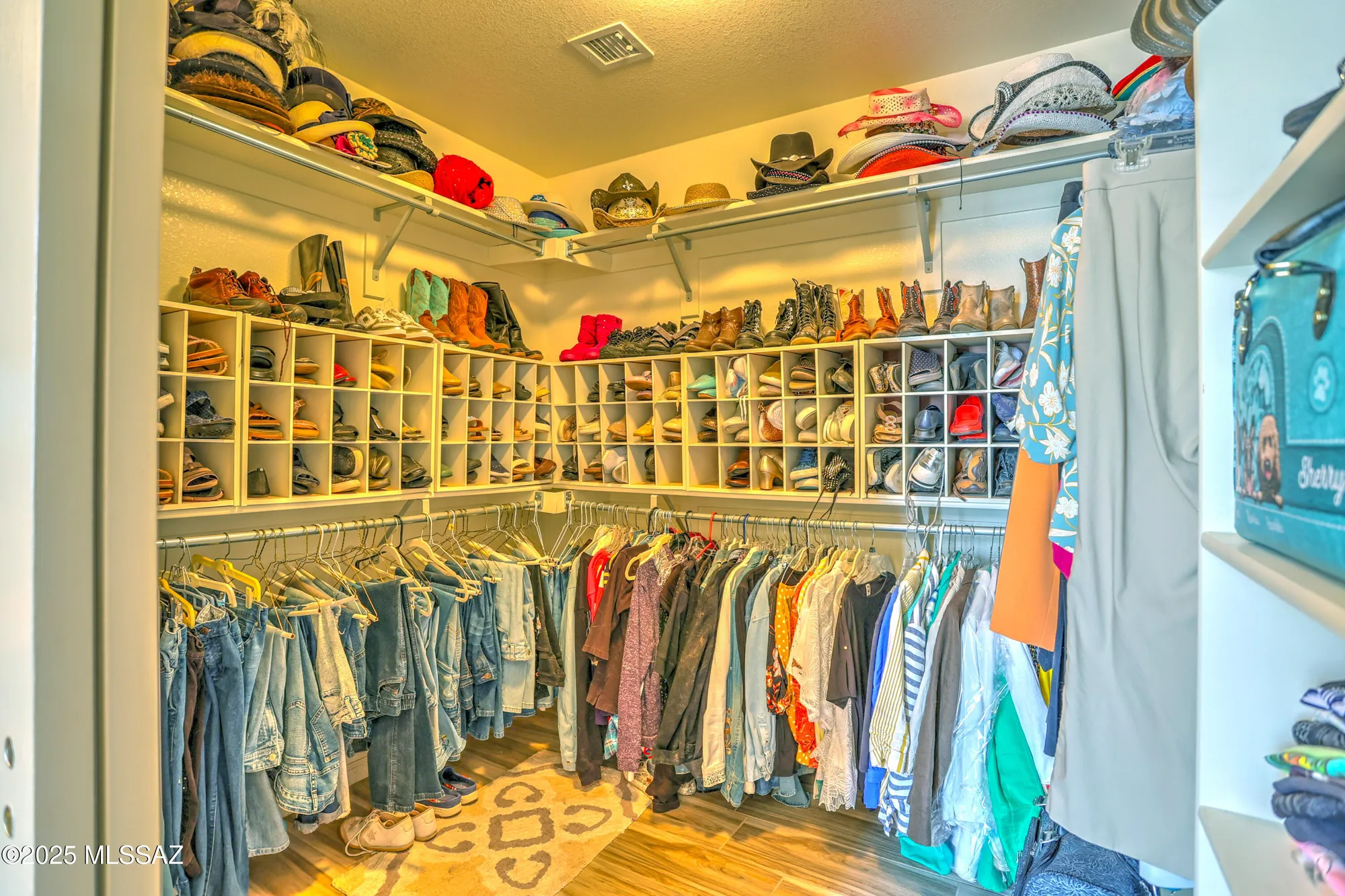 Property Slideshow image 26 of 41 | 2303 e desert pueblo pass, Green Valley, AZ, 85614