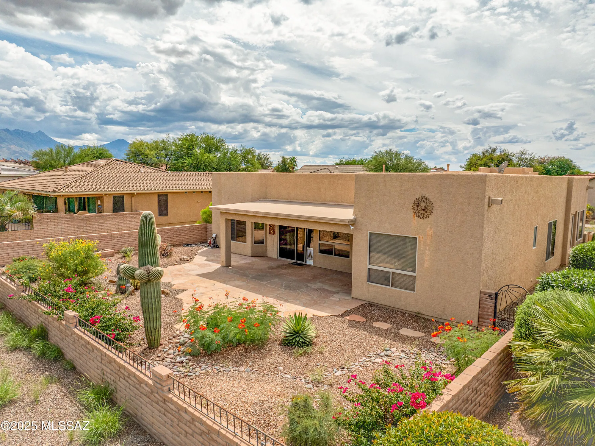 Property Slideshow image 33 of 41 | 2303 e desert pueblo pass, Green Valley, AZ, 85614