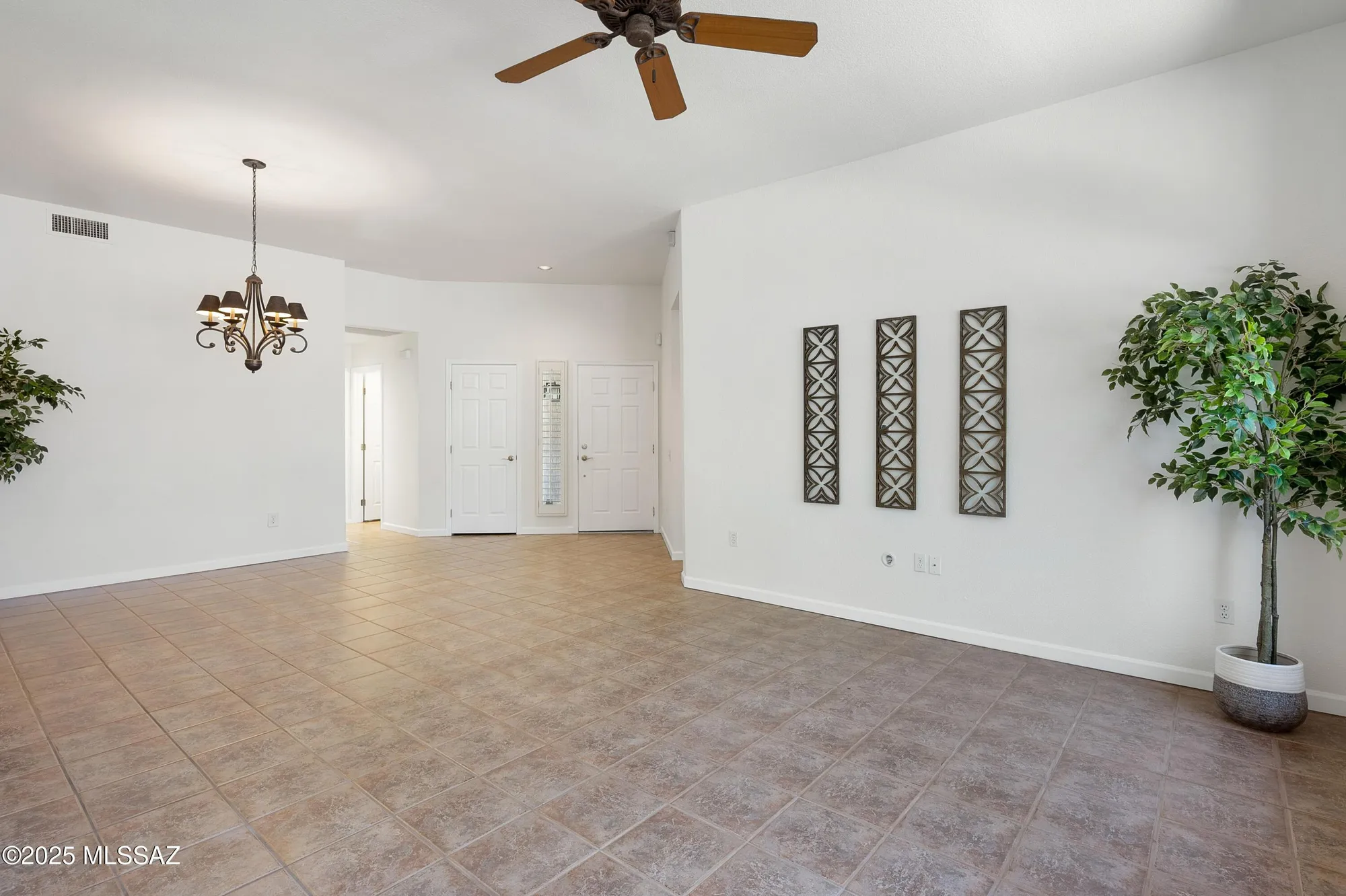 Property Slideshow image 9 of 41 | 2199 e jonquil st, Oro Valley, AZ, 85755