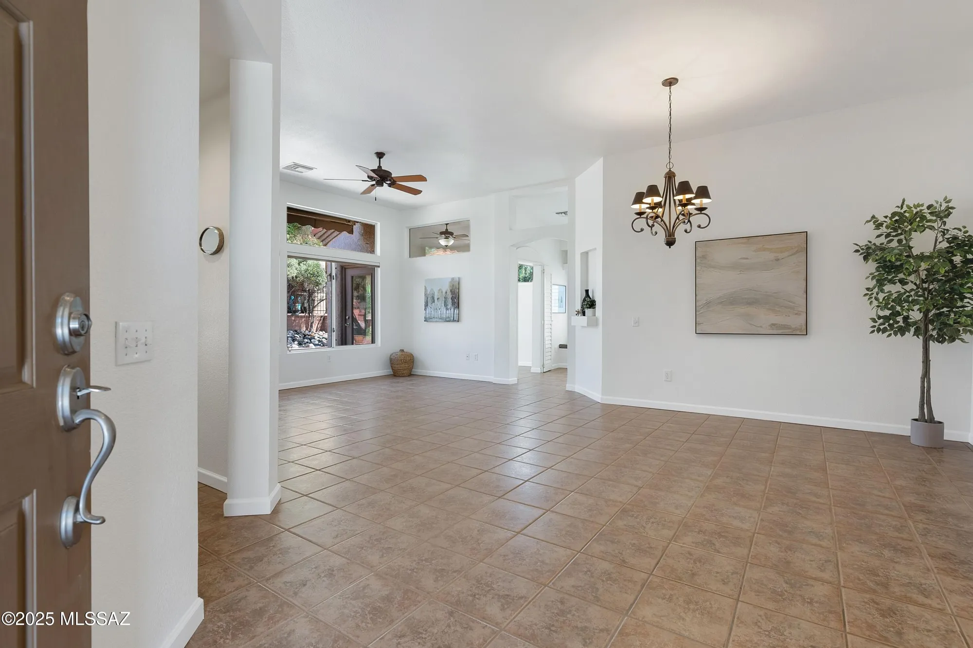 Property Slideshow image 7 of 41 | 2199 e jonquil st, Oro Valley, AZ, 85755