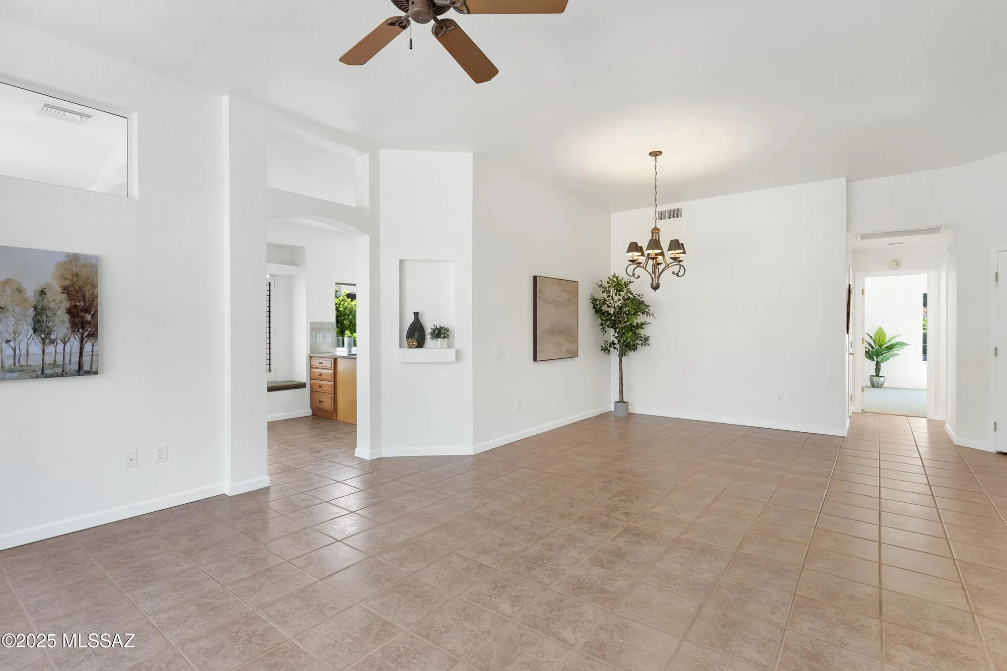 Property Slideshow image 11 of 41 | 2199 e jonquil st, Oro Valley, AZ, 85755