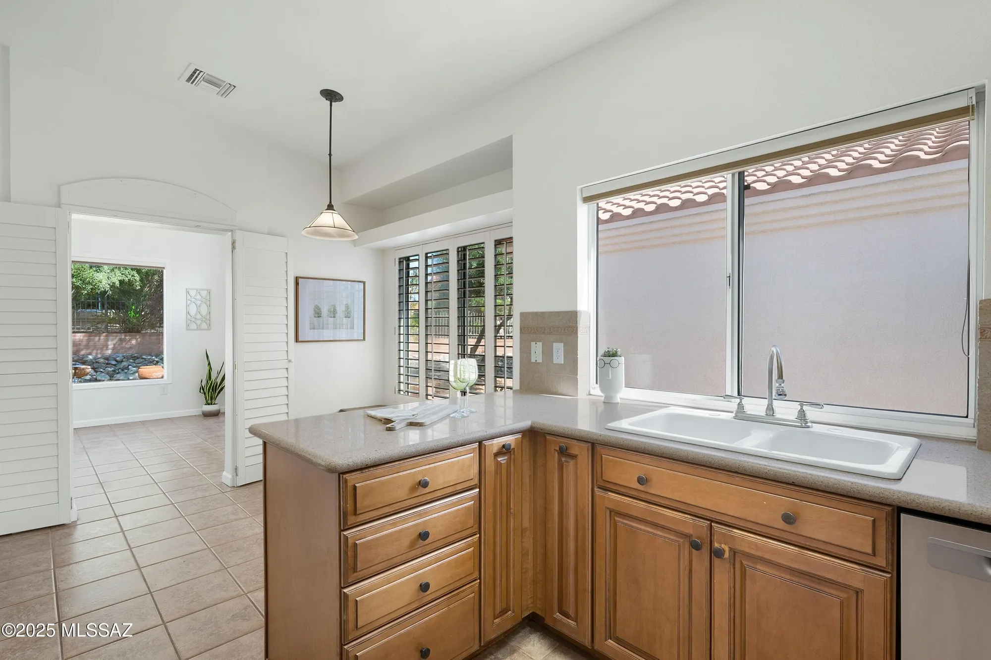 Property Slideshow image 16 of 41 | 2199 e jonquil st, Oro Valley, AZ, 85755