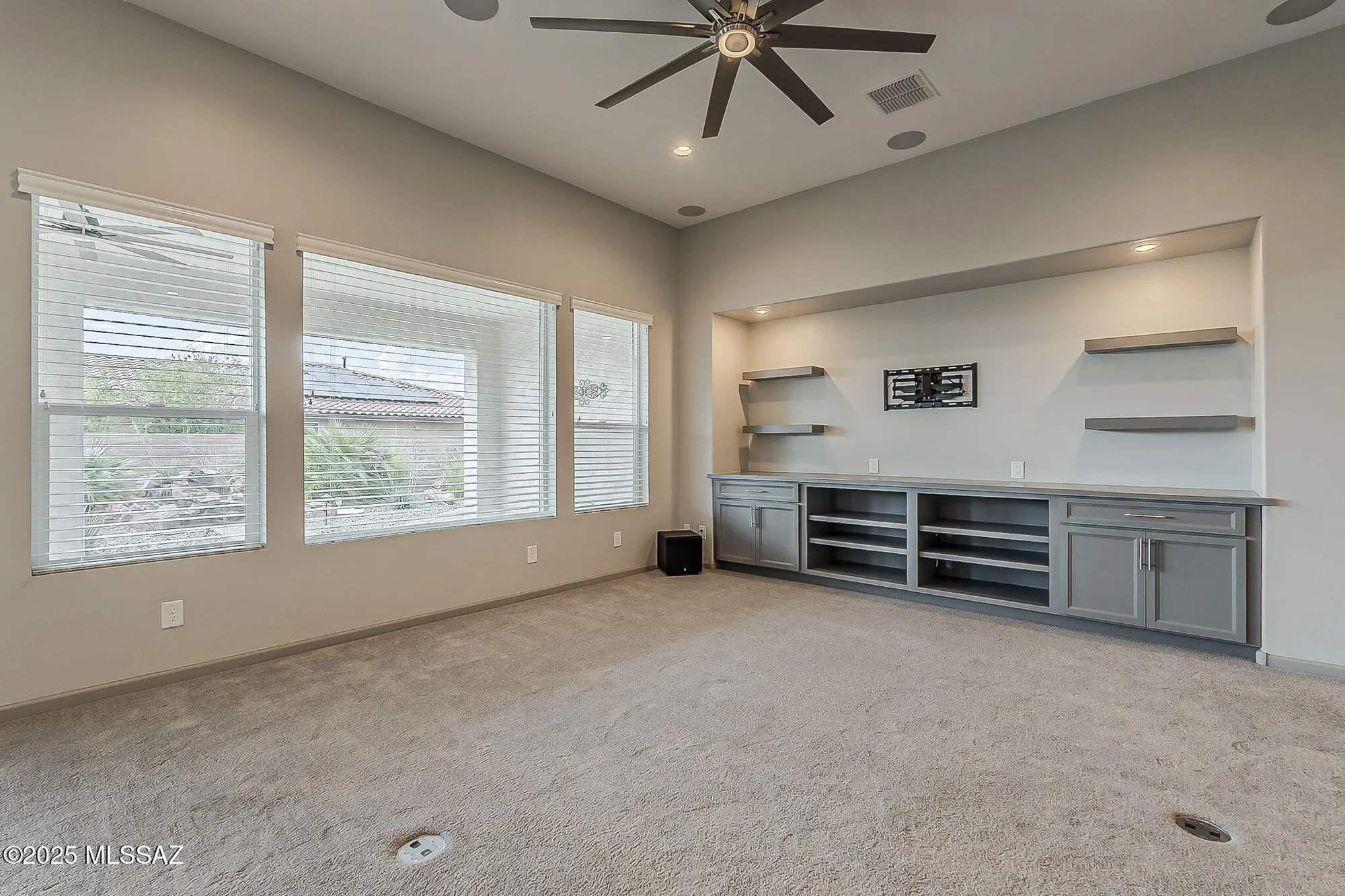 Property Slideshow image 8 of 52 | 525 n sonoma vista dr, Green Valley, AZ, 85614