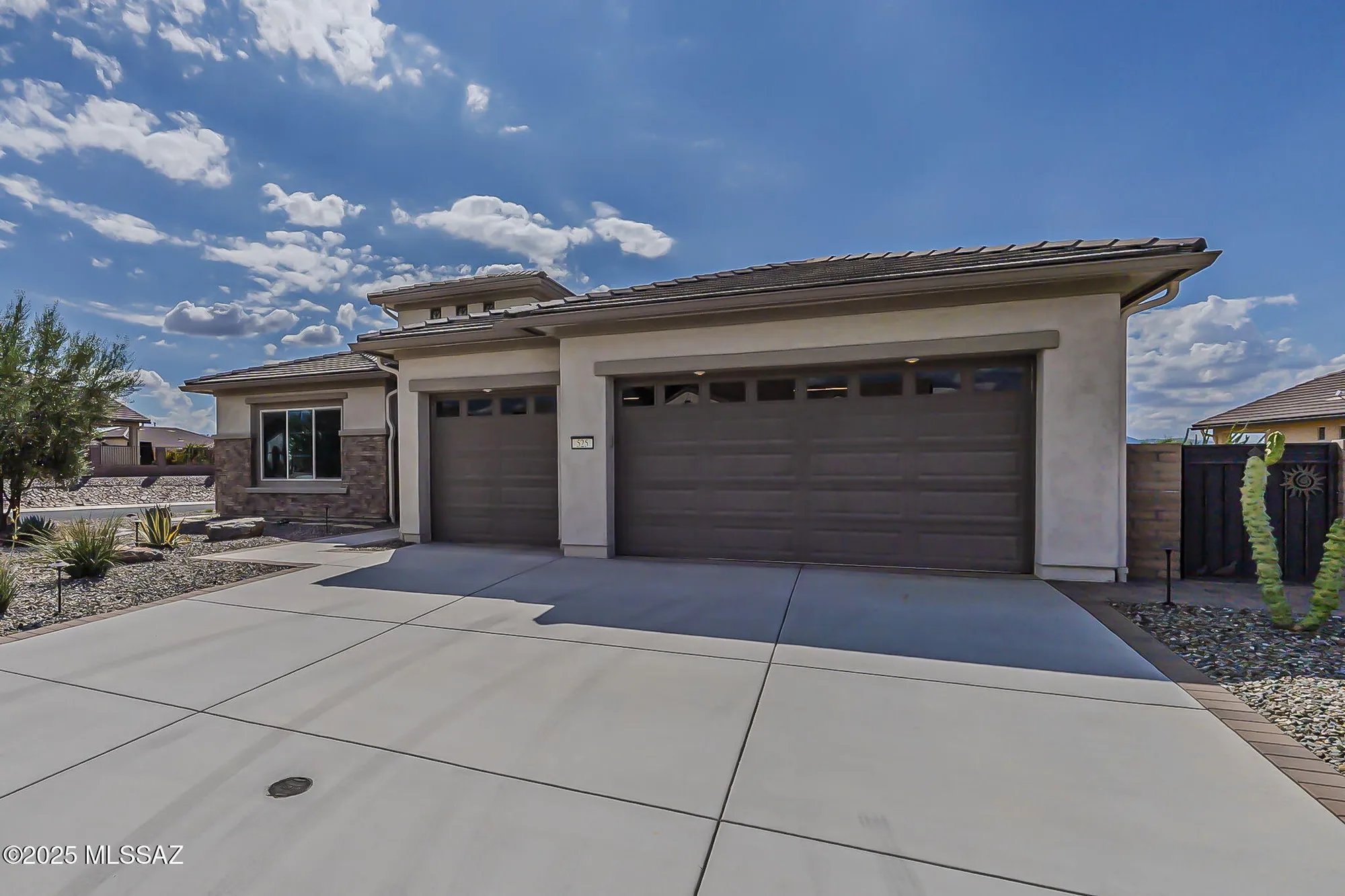 Property Slideshow image 2 of 52 | 525 n sonoma vista dr, Green Valley, AZ, 85614