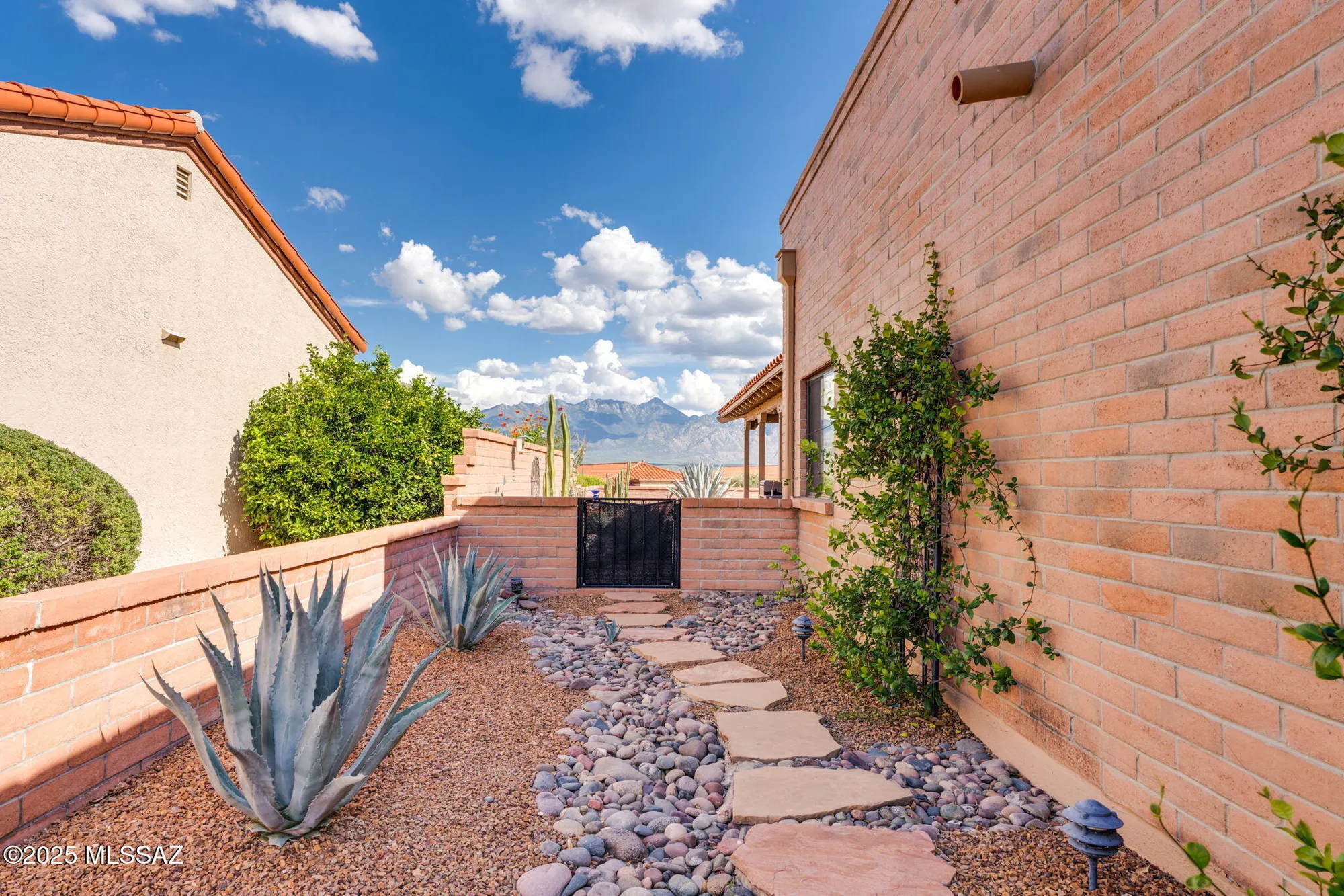 Property Slideshow image 36 of 50 | 4947 s harvest moon dr, Green Valley, AZ, 85622
