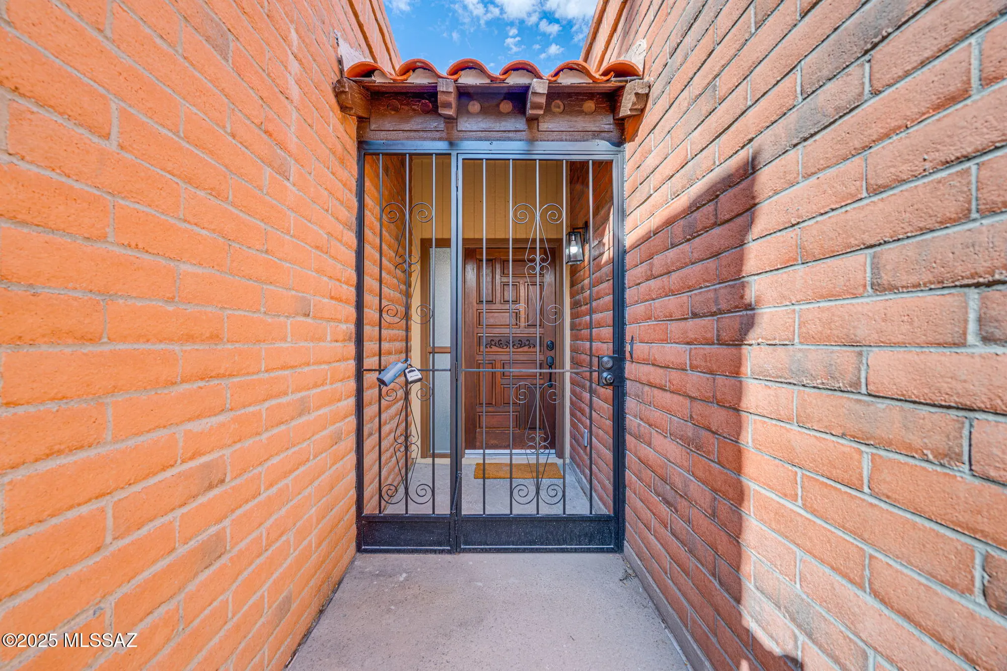 Property Slideshow image 7 of 34 | 1759 w dalehaven cir, Tucson, AZ, 85704