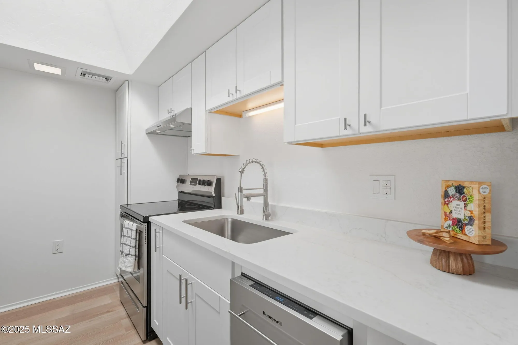 Property Slideshow image 18 of 34 | 1759 w dalehaven cir, Tucson, AZ, 85704