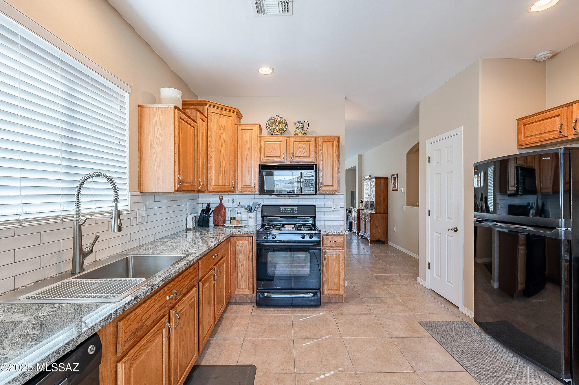 Property Slideshow image 12 of 45 | 444 w calle media luz, Sahuarita, AZ, 85629