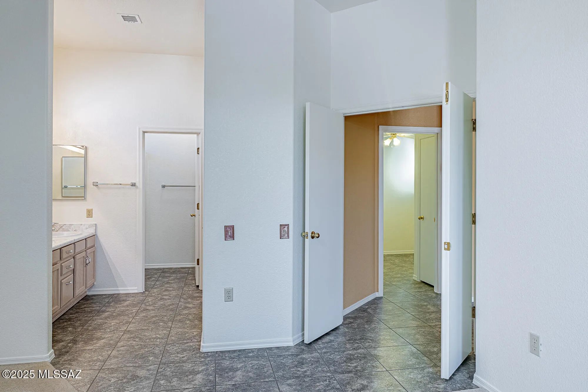 Property Slideshow image 17 of 44 | 830 w ashworth rd, Green Valley, AZ, 85614