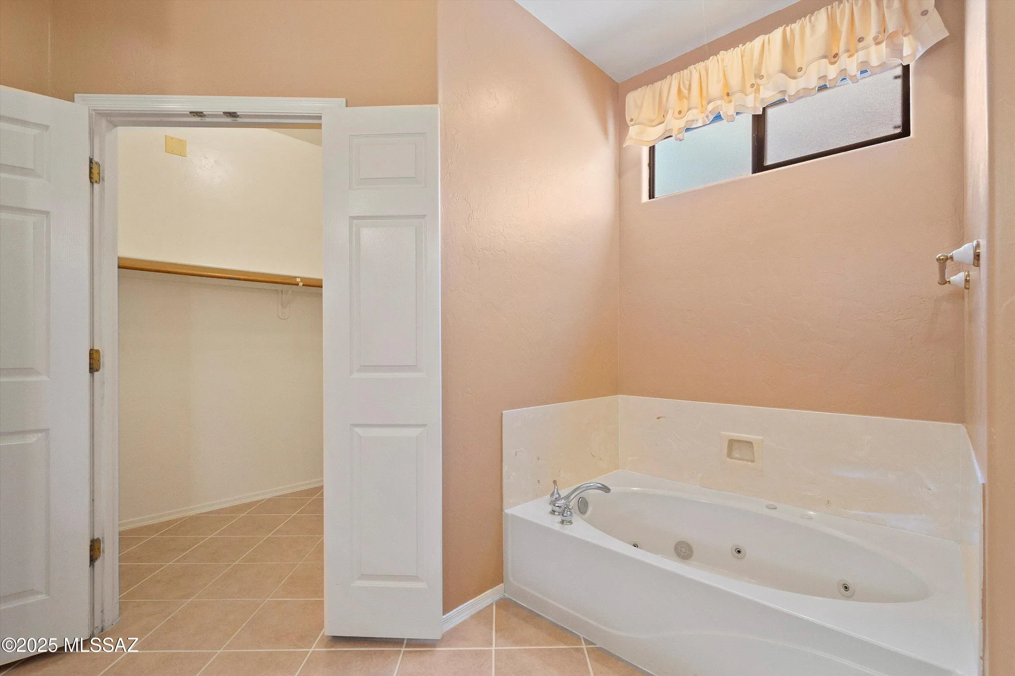 Property Slideshow image 17 of 26 | 939 w ashworth rd, Green Valley, AZ, 85614