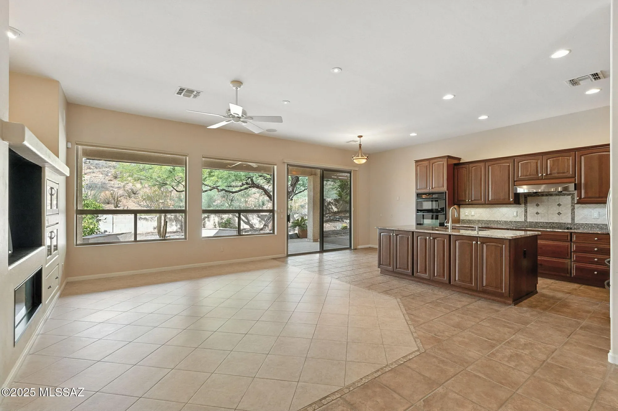 Property Slideshow image 6 of 49 | 38996 s moonwood dr, Saddlebrooke, AZ, 85739
