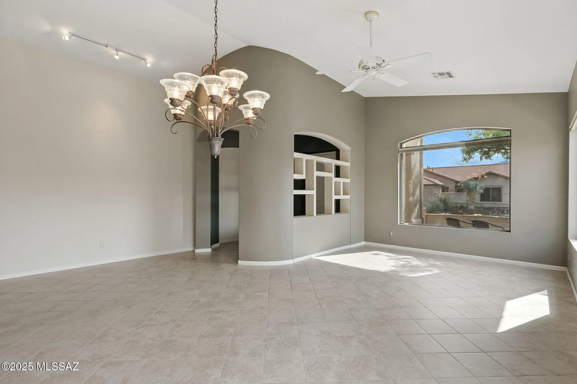 Property Slideshow image 11 of 49 | 38996 s moonwood dr, Saddlebrooke, AZ, 85739
