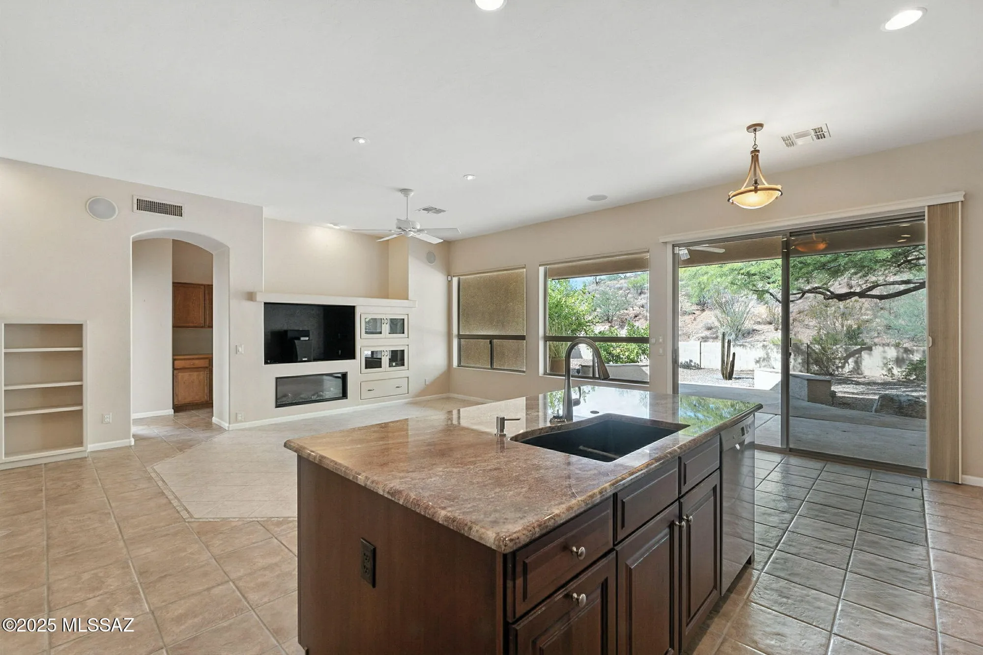 Property Slideshow image 19 of 49 | 38996 s moonwood dr, Saddlebrooke, AZ, 85739