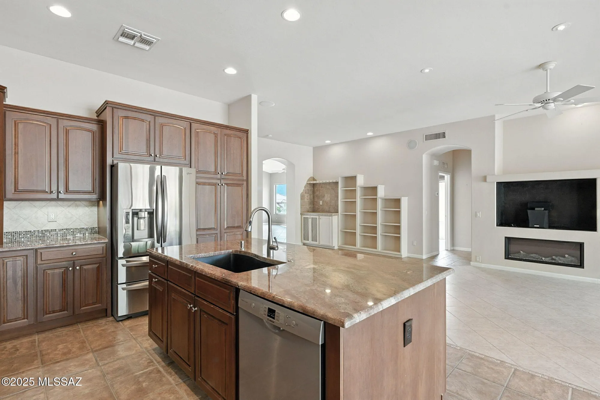 Property Slideshow image 23 of 49 | 38996 s moonwood dr, Saddlebrooke, AZ, 85739