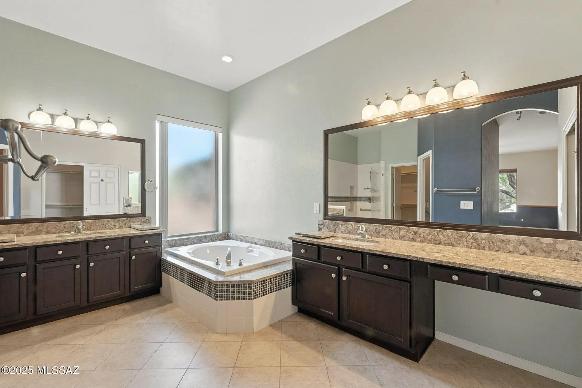 Property Slideshow image 27 of 49 | 38996 s moonwood dr, Saddlebrooke, AZ, 85739