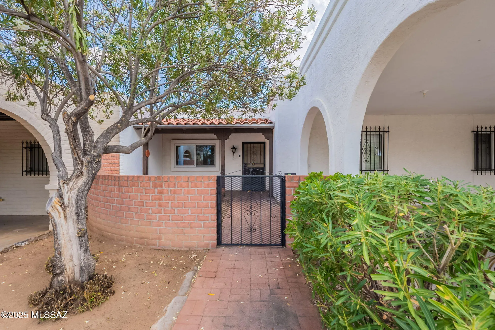 Property Slideshow image 4 of 50 | 641 s los diamantes, Green Valley, AZ, 85614