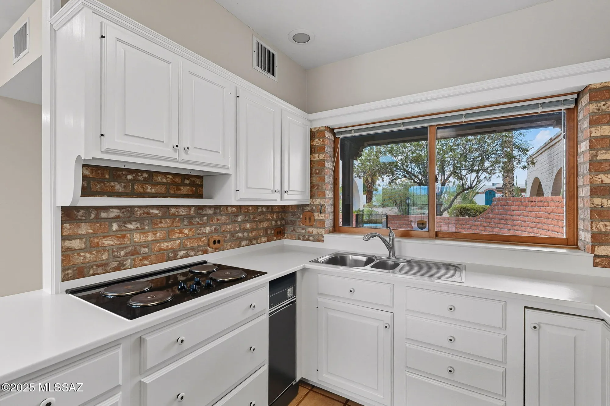 Property Slideshow image 9 of 50 | 641 s los diamantes, Green Valley, AZ, 85614