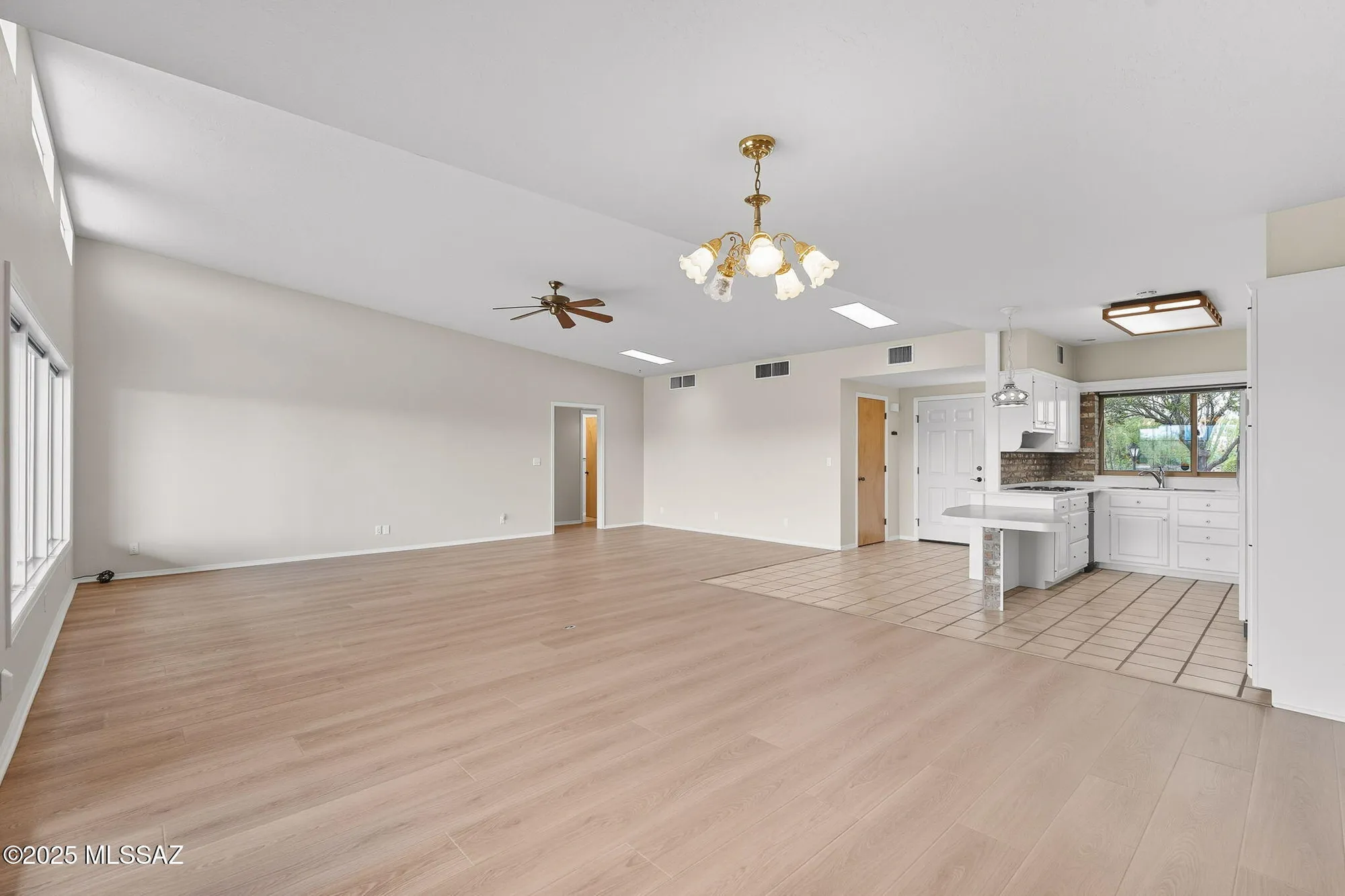 Property Slideshow image 12 of 50 | 641 s los diamantes, Green Valley, AZ, 85614