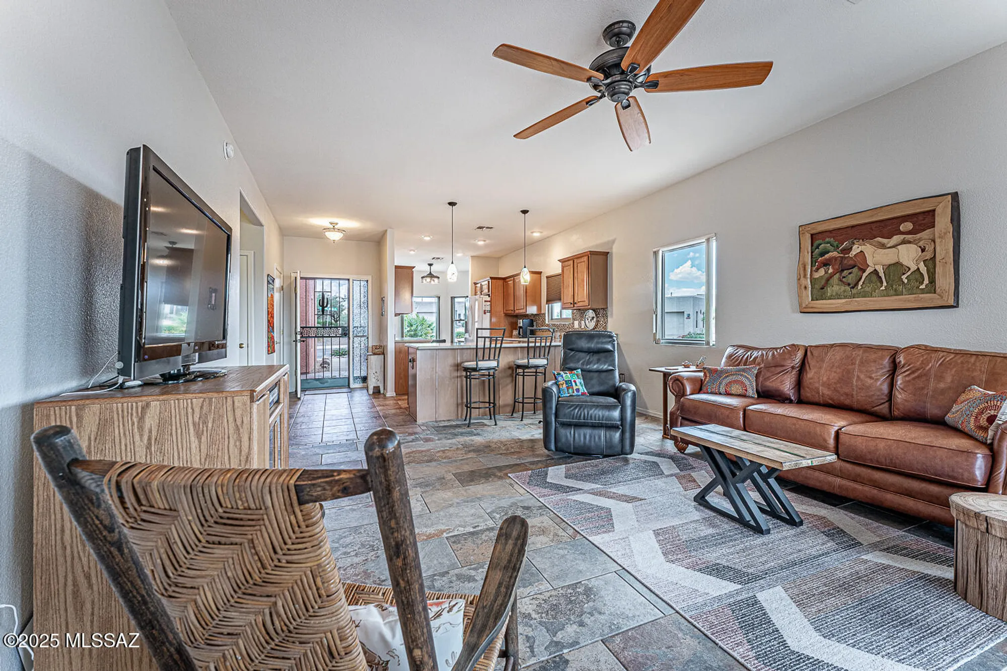 Property Slideshow image 17 of 39 | 276 n running spring dr, Green Valley, AZ, 85614