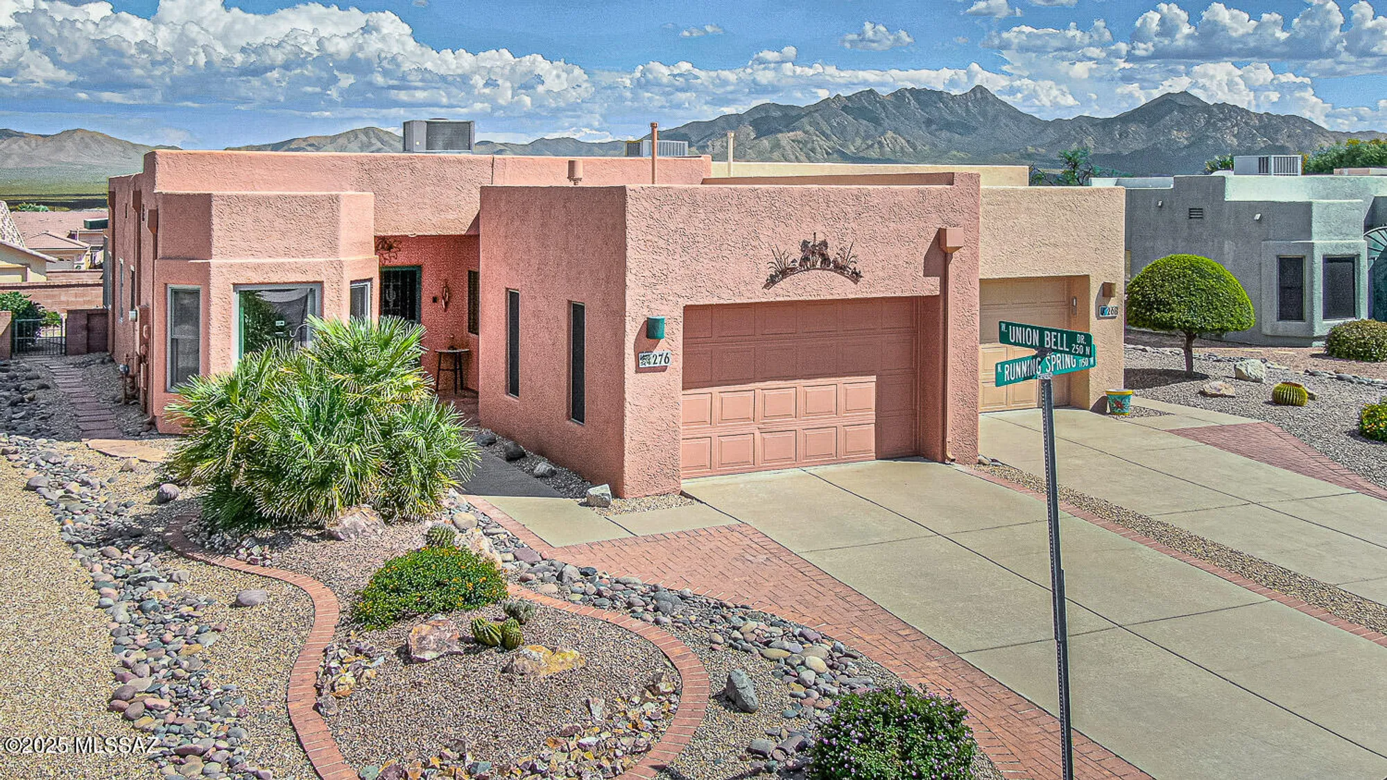 Property Slideshow image 3 of 39 | 276 n running spring dr, Green Valley, AZ, 85614