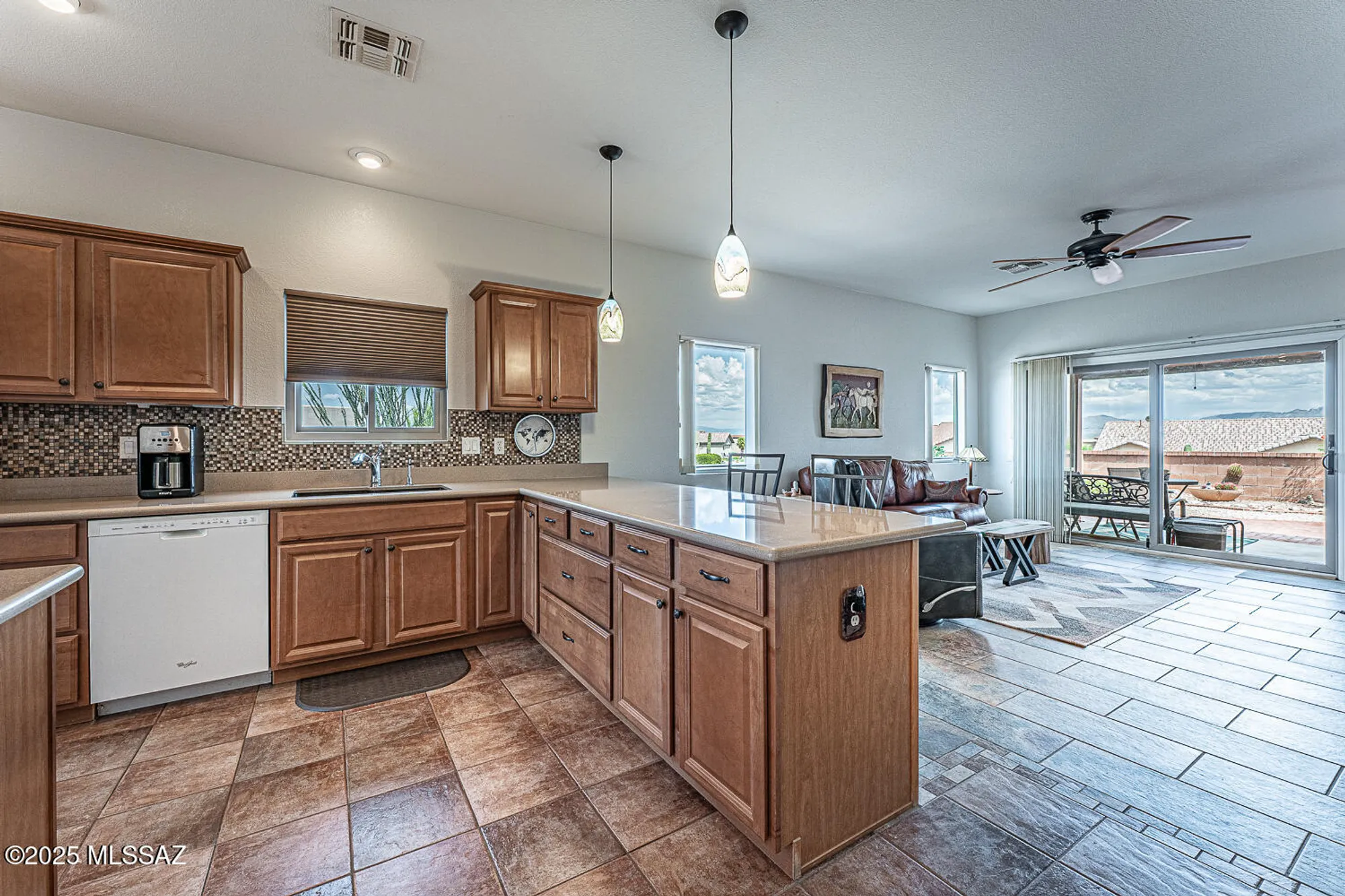 Property Slideshow image 7 of 39 | 276 n running spring dr, Green Valley, AZ, 85614