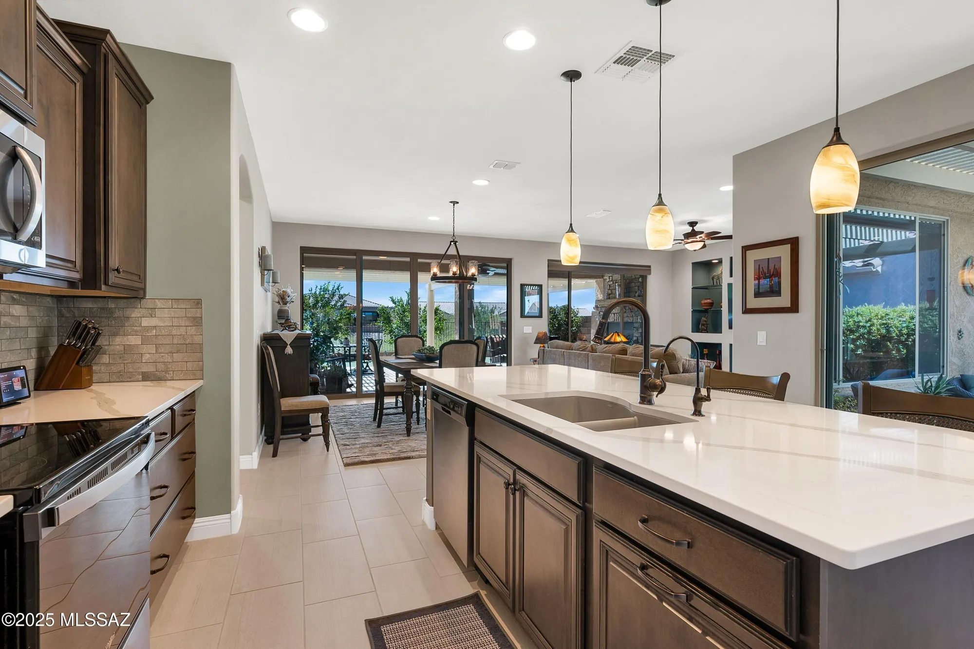 Property Slideshow image 10 of 38 | 6847 w cliff spring trl, Marana, AZ, 85658