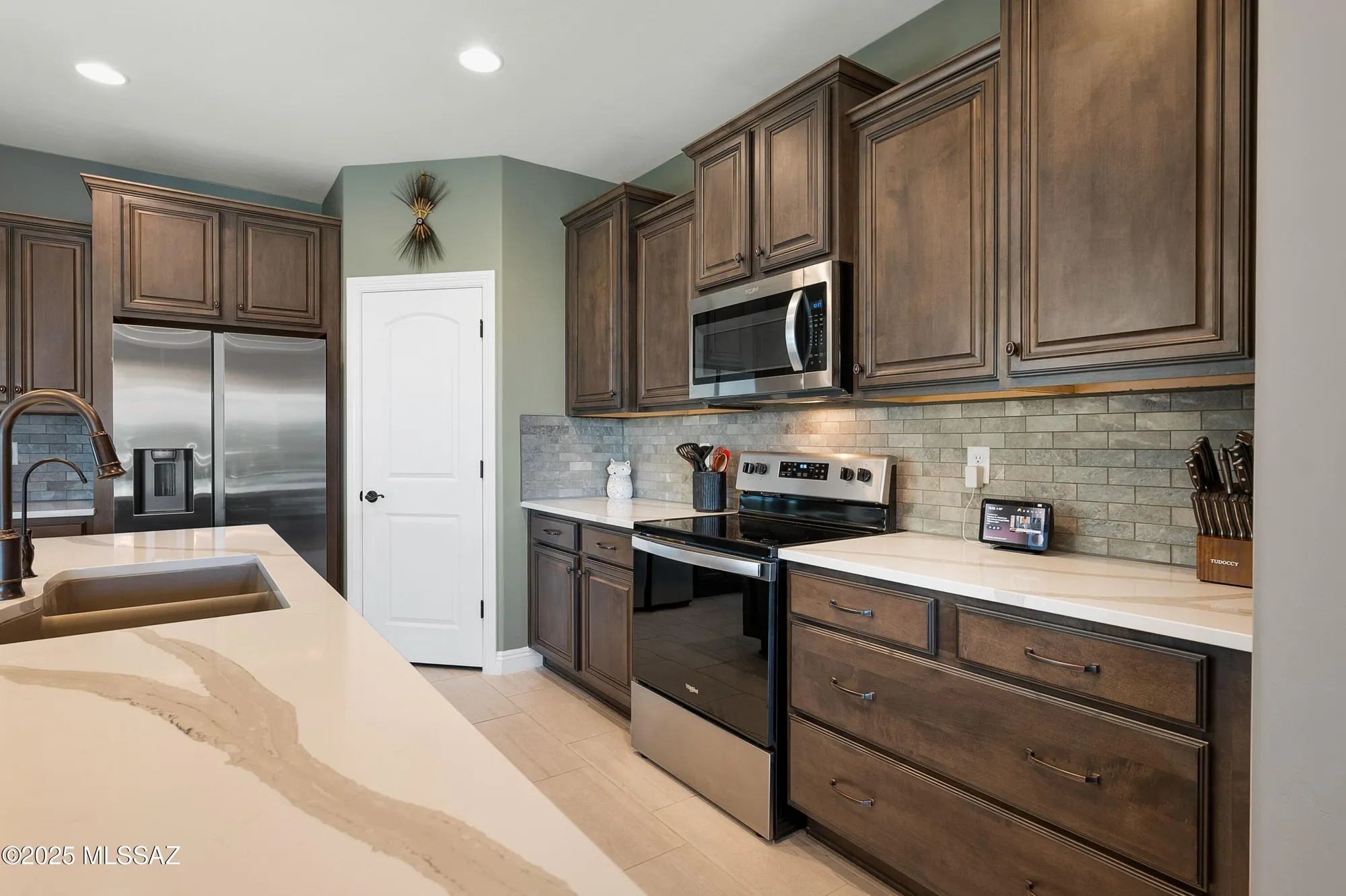 Property Slideshow image 7 of 38 | 6847 w cliff spring trl, Marana, AZ, 85658