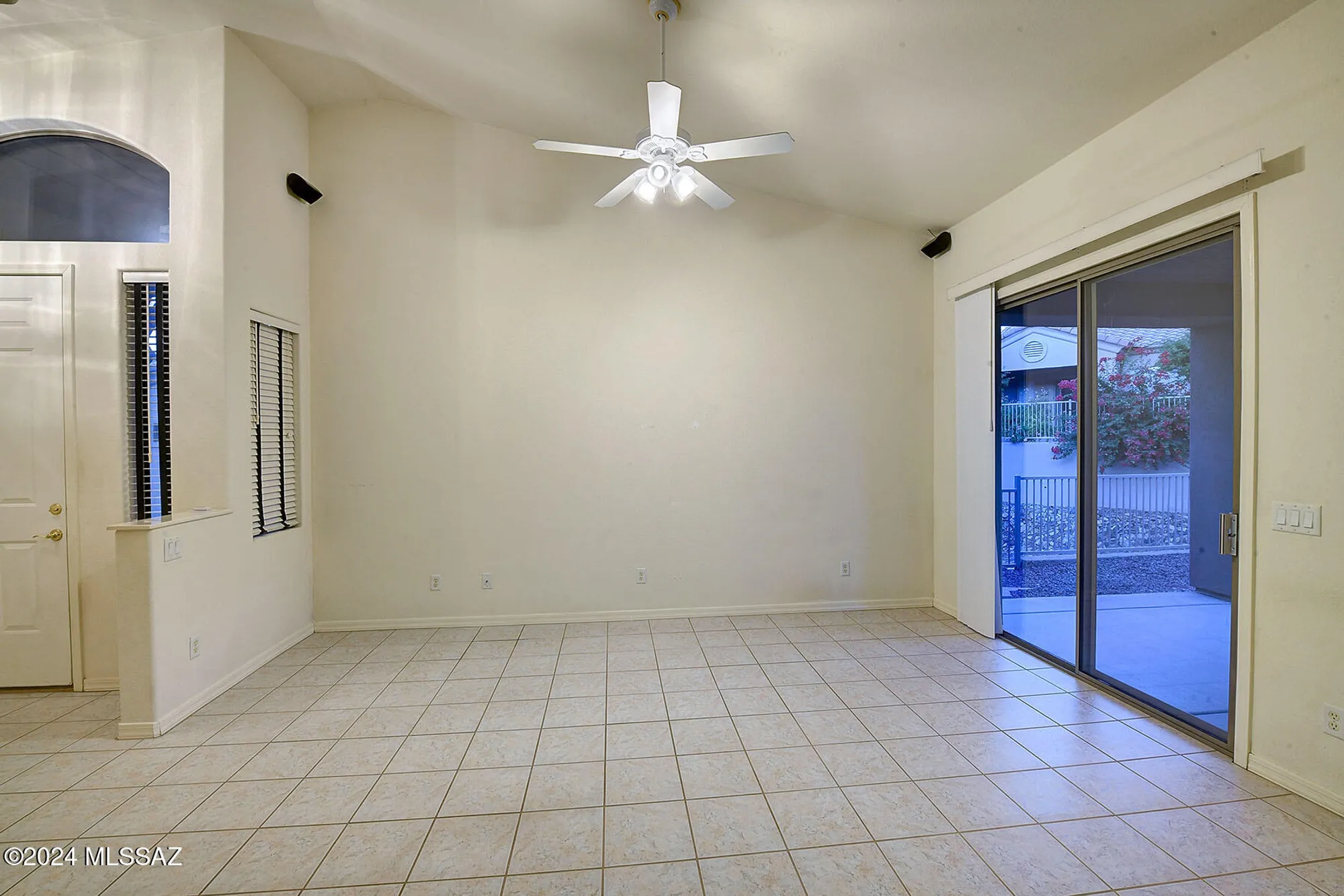 Property Slideshow image 8 of 26 | 13401 n rancho vistoso blvd 220, Oro Valley, AZ, 85755