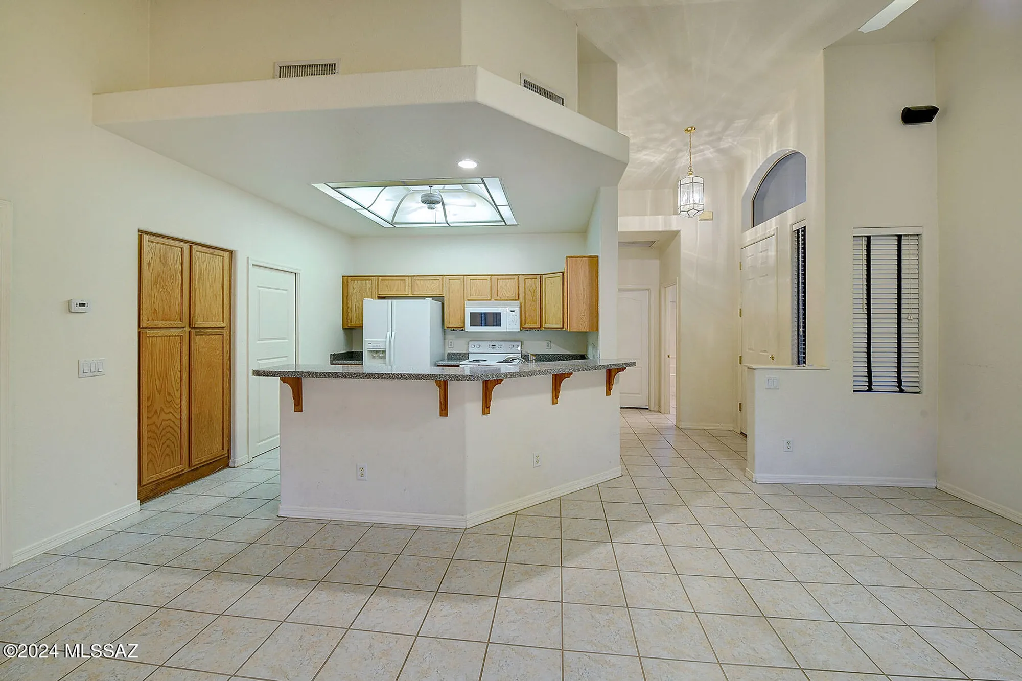 Property Slideshow image 9 of 26 | 13401 n rancho vistoso blvd 220, Oro Valley, AZ, 85755