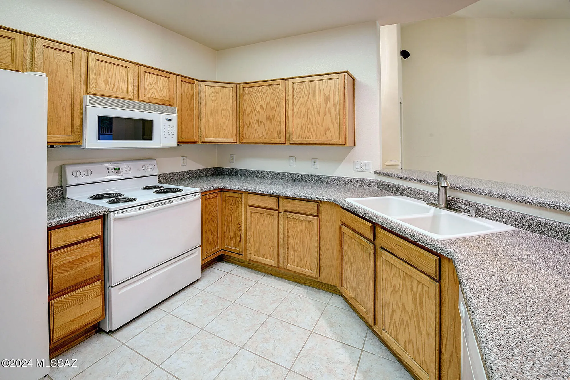 Property Slideshow image 10 of 26 | 13401 n rancho vistoso blvd 220, Oro Valley, AZ, 85755