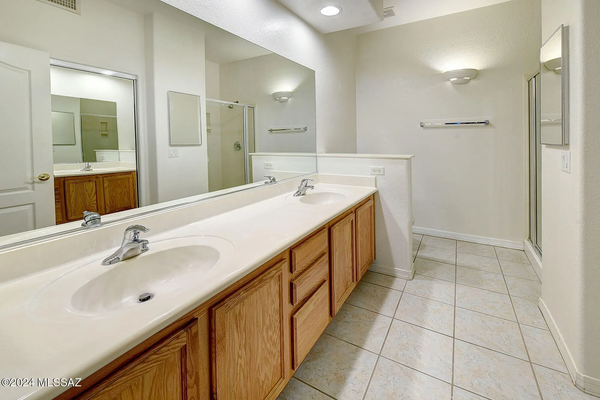 Property Slideshow image 15 of 26 | 13401 n rancho vistoso blvd 220, Oro Valley, AZ, 85755