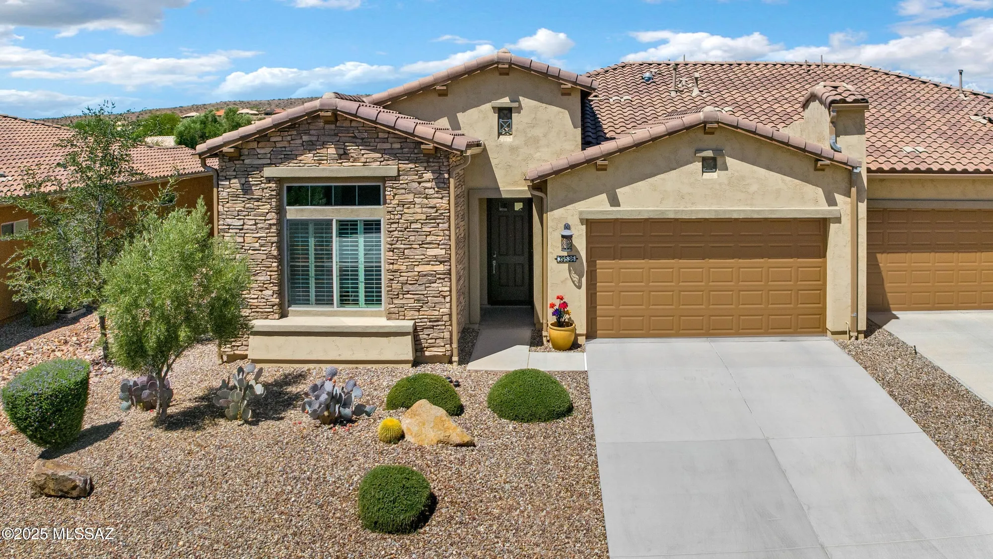 Property Slideshow image 2 of 49 | 39536 s summerwood dr, Tucson, AZ, 85739
