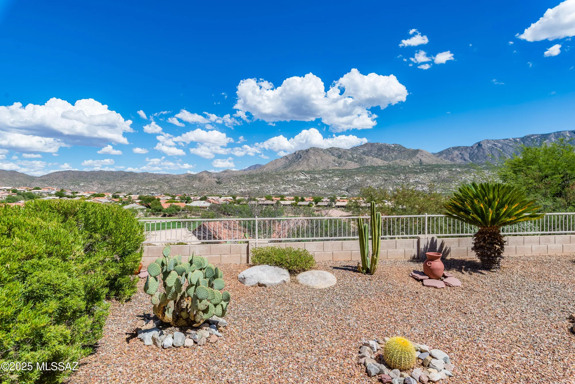 Property Slideshow image 11 of 45 | 37429 s stoney cliff dr, Saddlebrooke, AZ, 85739