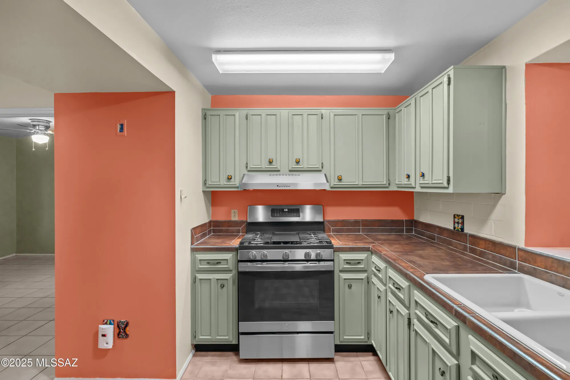 Property Slideshow image 9 of 31 | 516 s paseo lobo unit b, Green Valley, AZ, 85614