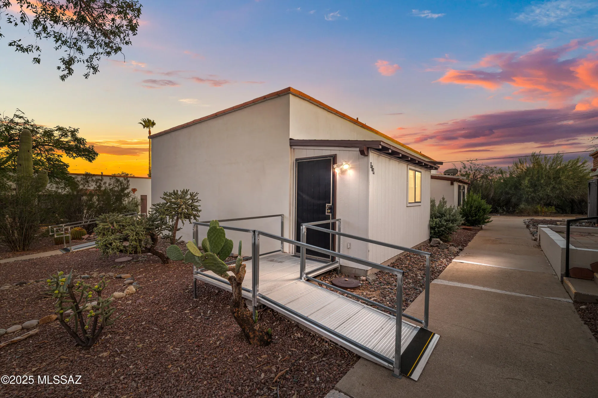 Property Slideshow image 8 of 31 | 516 s paseo lobo unit b, Green Valley, AZ, 85614