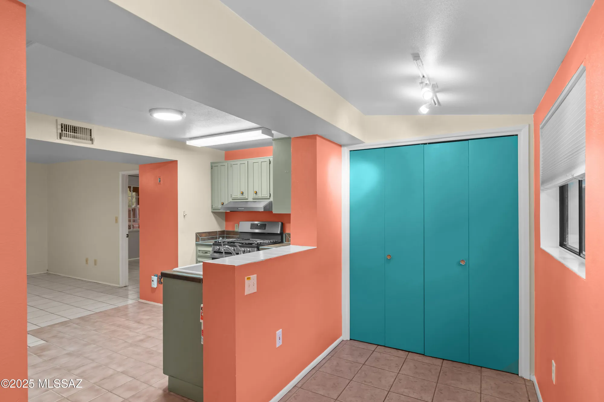Property Slideshow image 16 of 31 | 516 s paseo lobo unit b, Green Valley, AZ, 85614