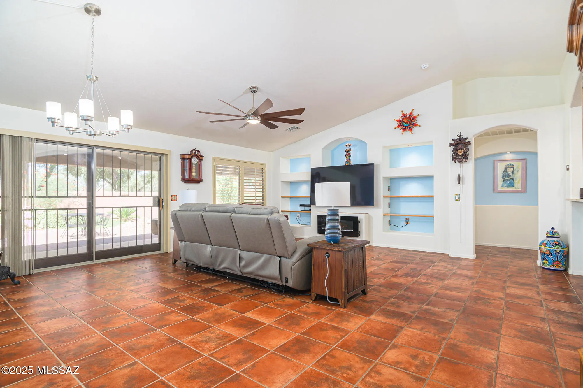 Property Slideshow image 4 of 42 | 1329 n sun catcher way, Green Valley, AZ, 85614