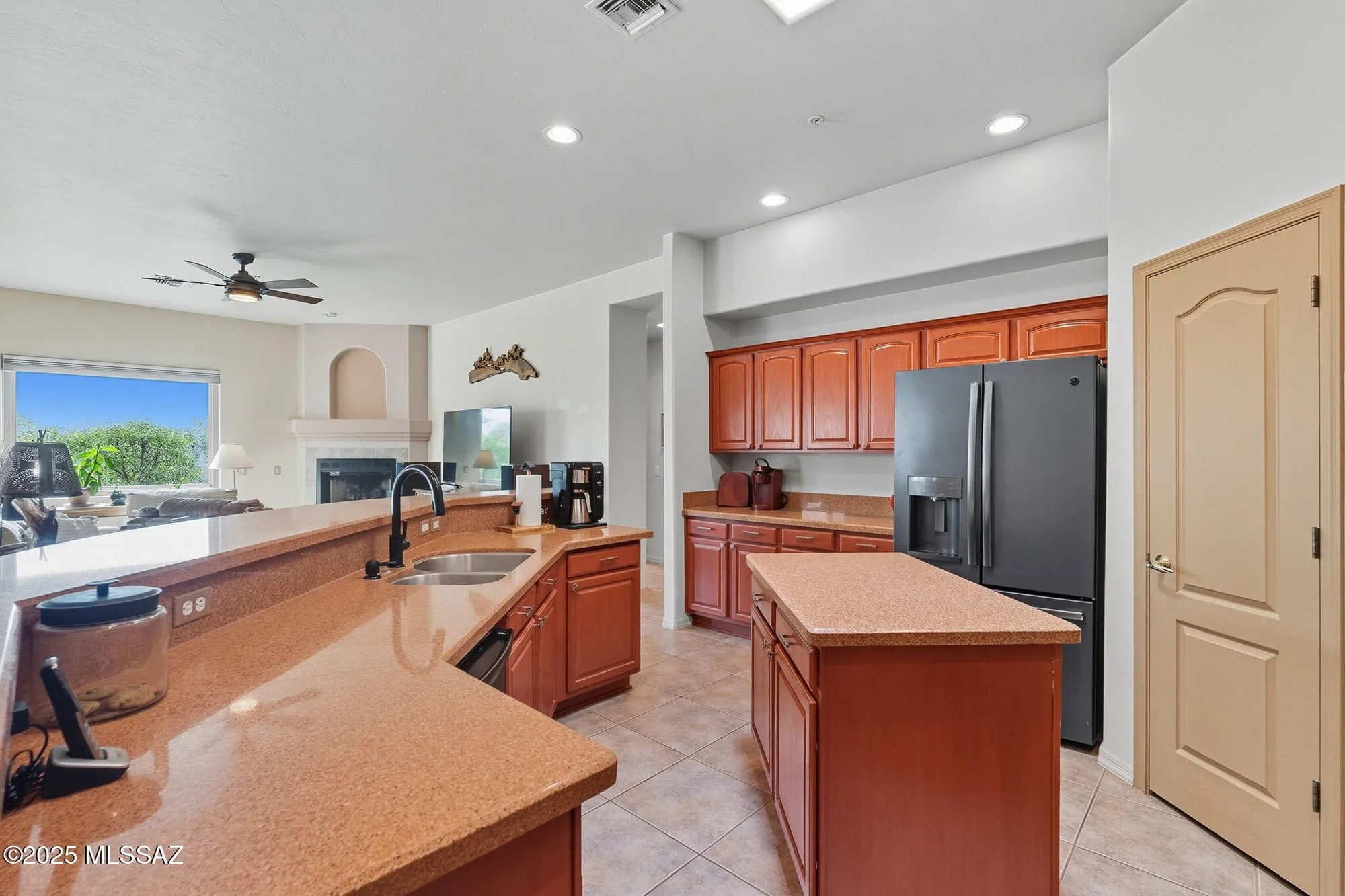 Property Slideshow image 12 of 51 | 908 e sawmill canyon pl, Green Valley, AZ, 85614