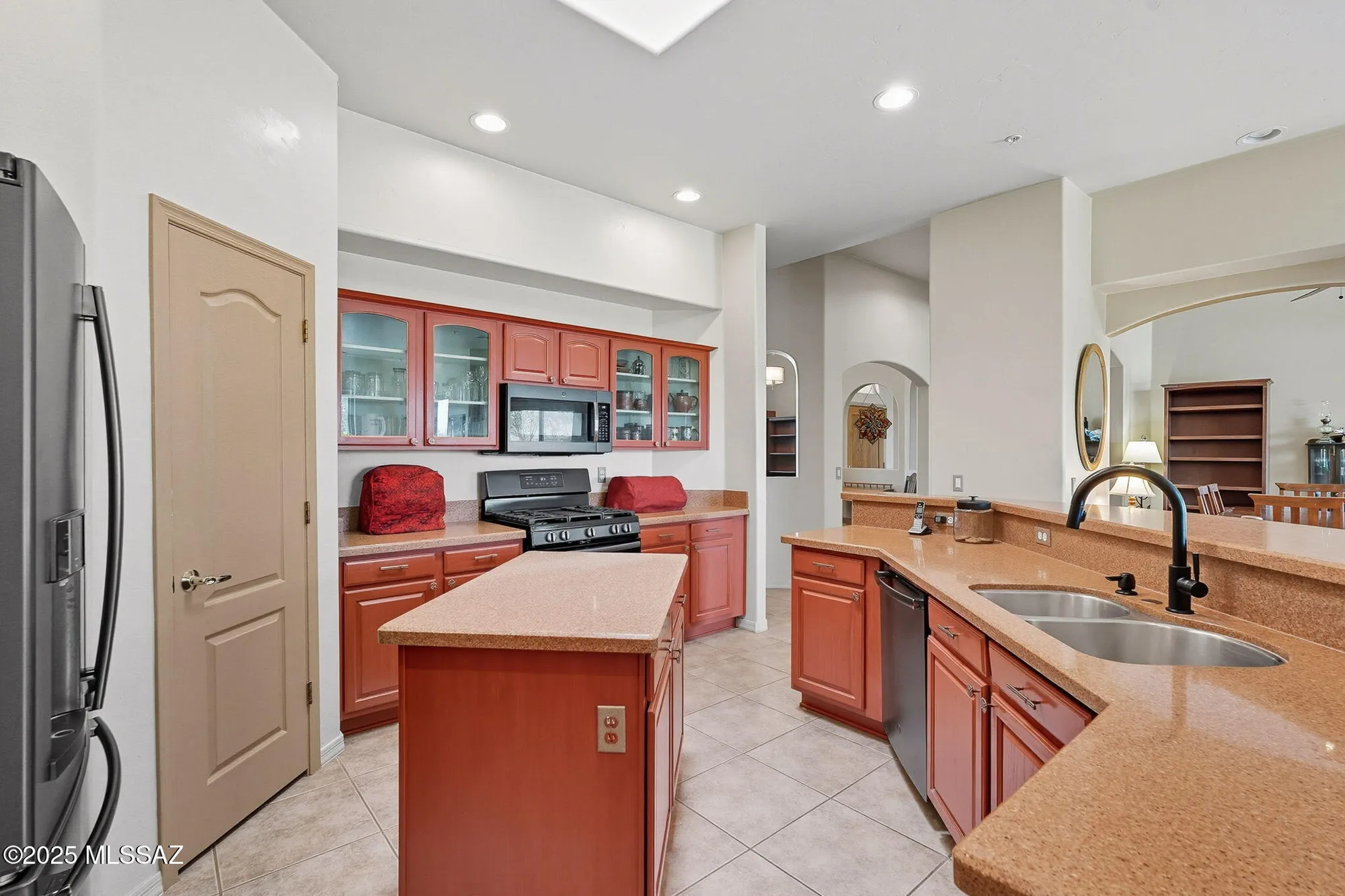 Property Slideshow image 16 of 51 | 908 e sawmill canyon pl, Green Valley, AZ, 85614