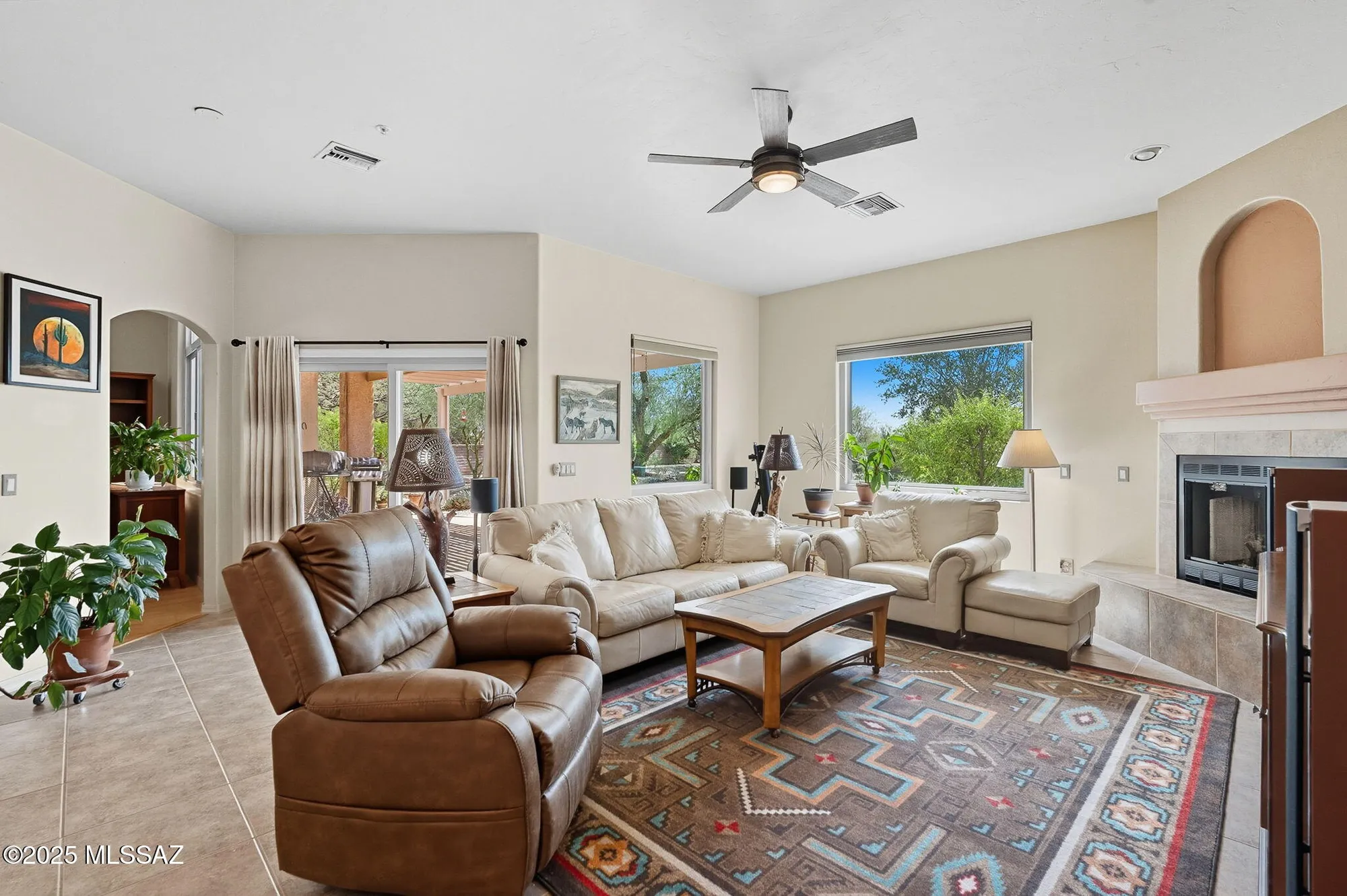 Property Slideshow image 21 of 51 | 908 e sawmill canyon pl, Green Valley, AZ, 85614